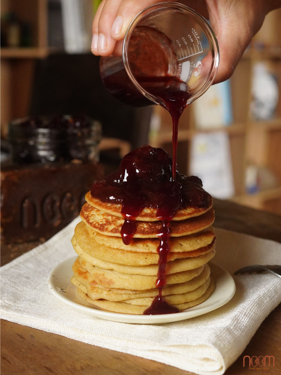 pancake mứt mận hà nội